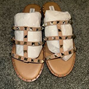 NWT Steve Madden Averill Studded Tan Sandals